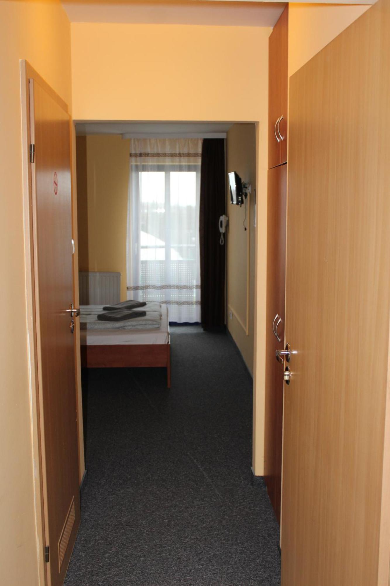 Hotel Kreator-Sport Краков Экстерьер фото