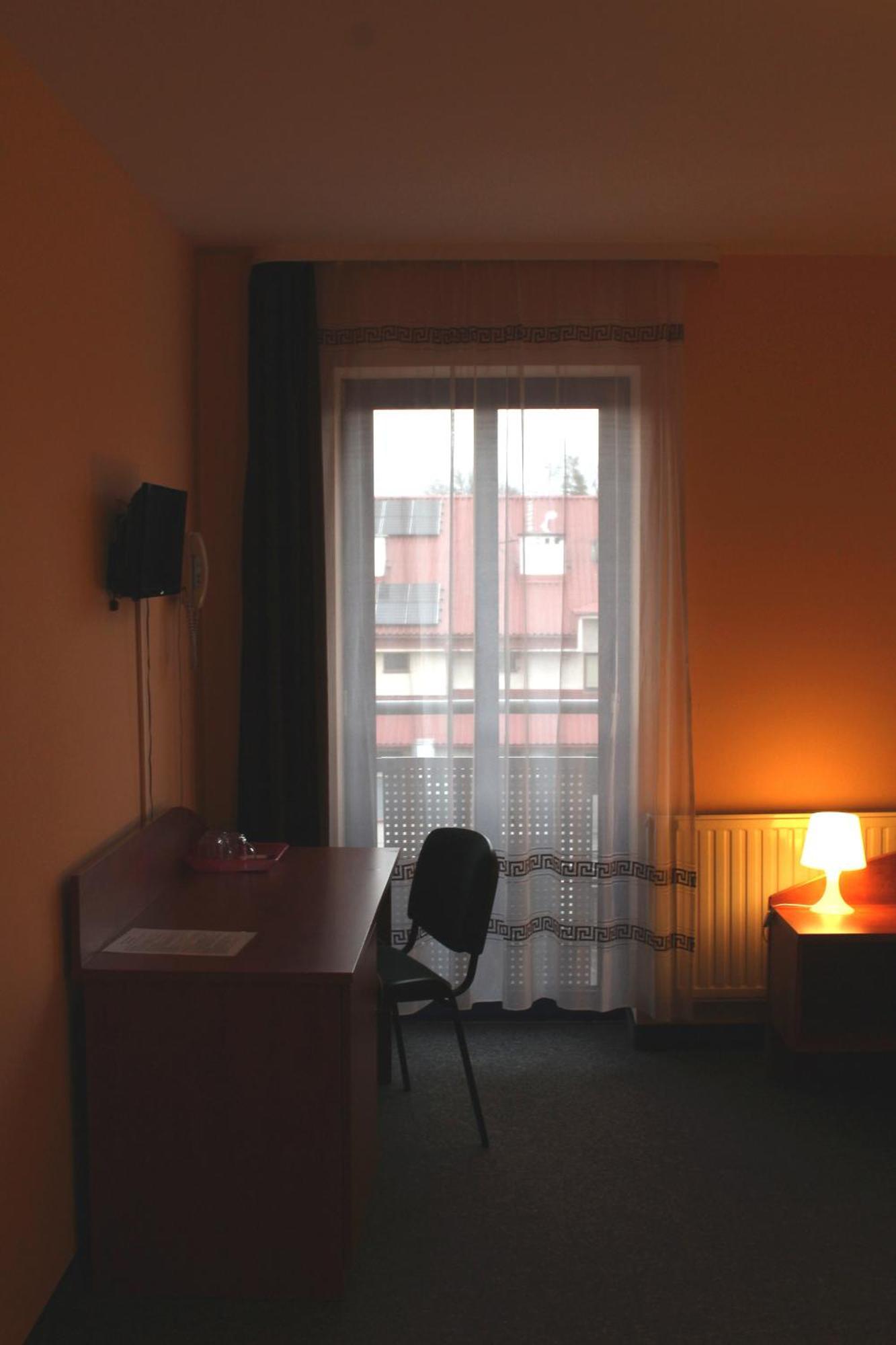 Hotel Kreator-Sport Краков Экстерьер фото