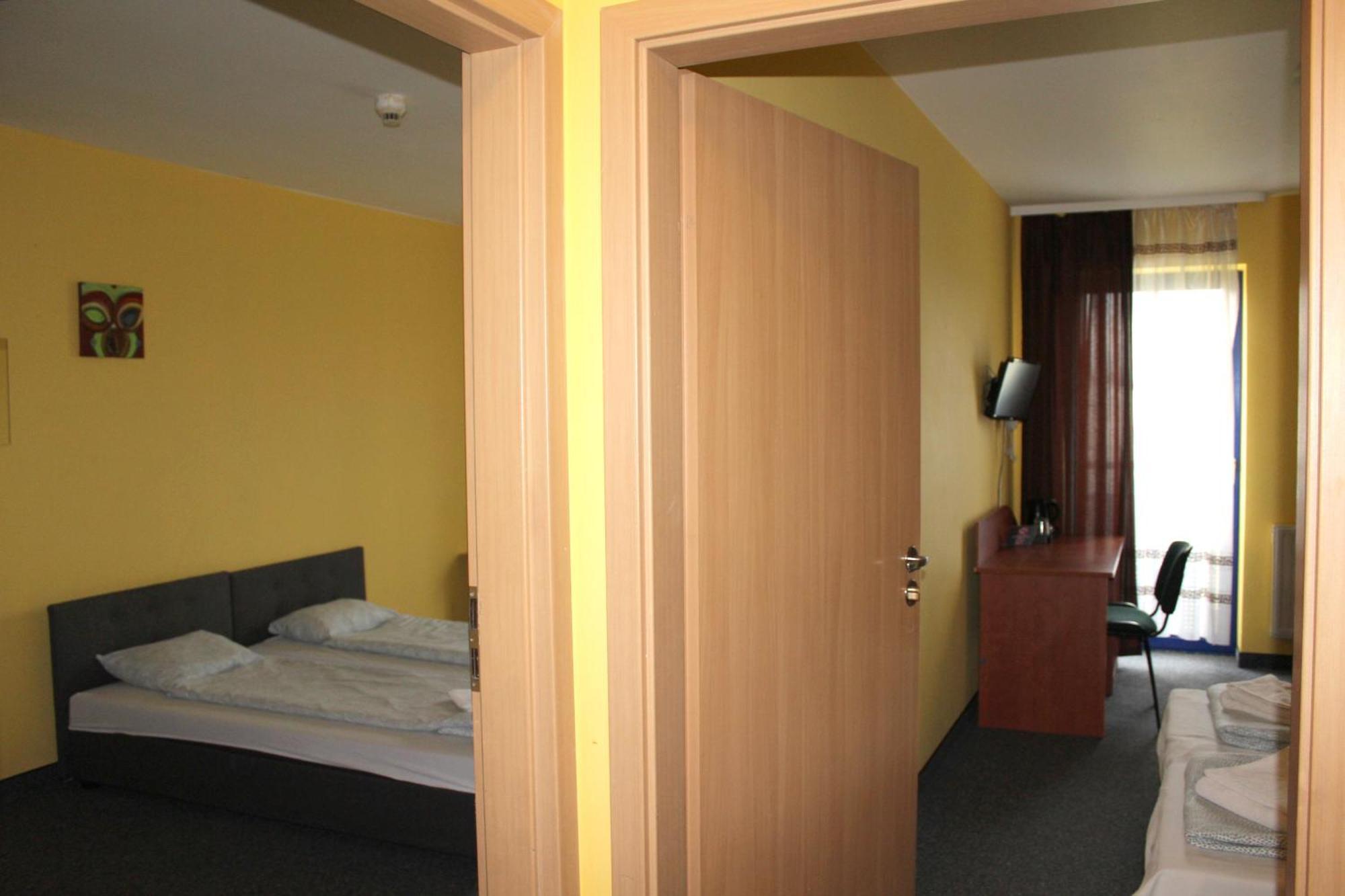 Hotel Kreator-Sport Краков Экстерьер фото